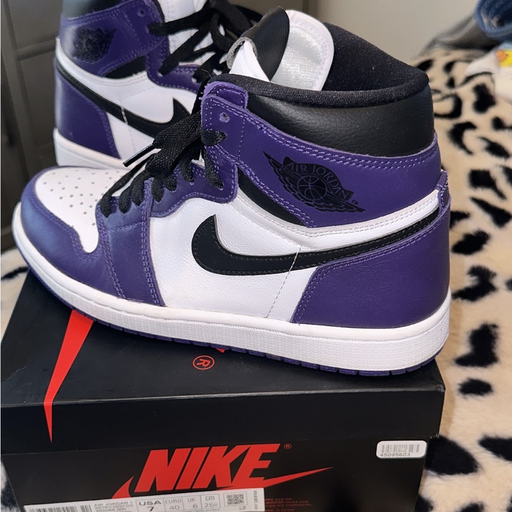 Nike Air Jordan 1 retro high og purple - Picture 2 of 3